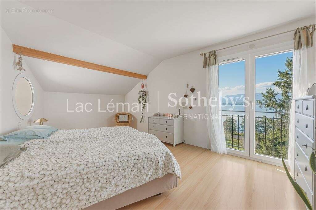 Maison à CHENS-SUR-LEMAN