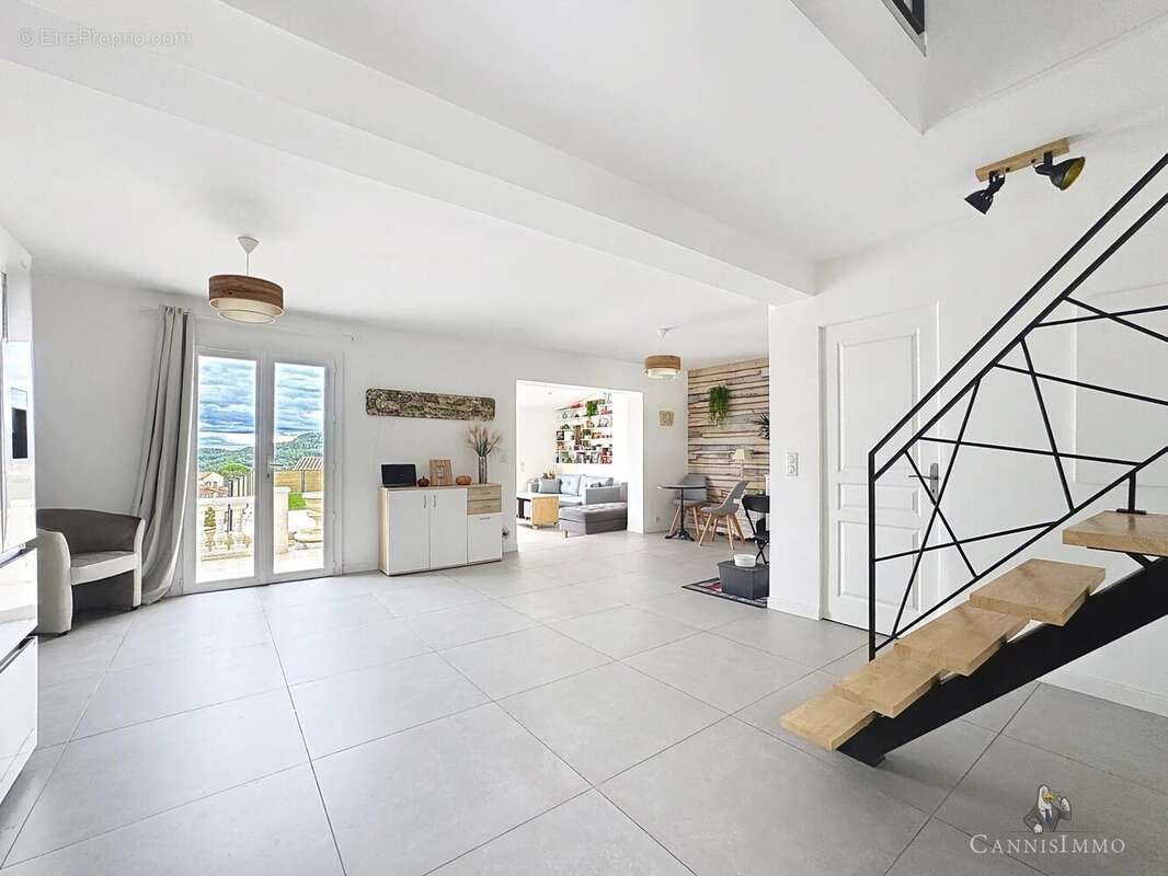 Maison à MANDELIEU-LA-NAPOULE