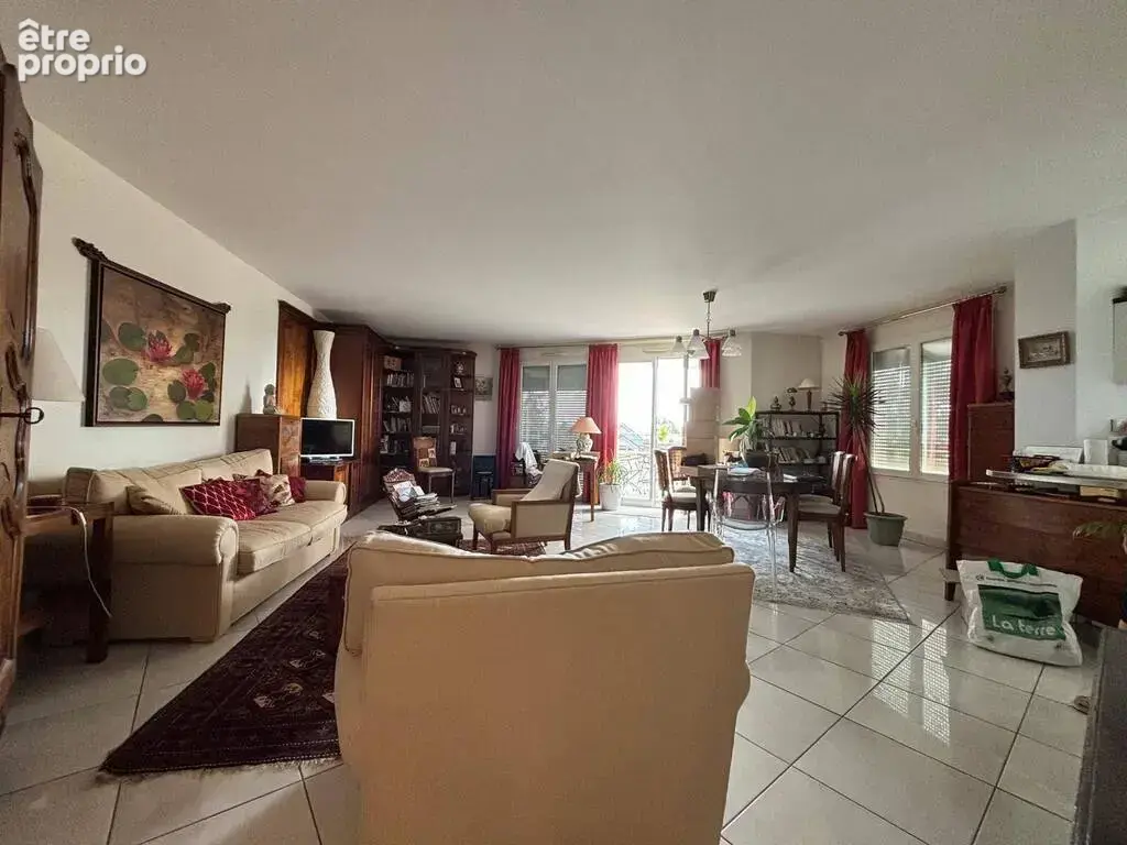 Photo Appartement à Divonne-Les-Bains au prix de 610 000€