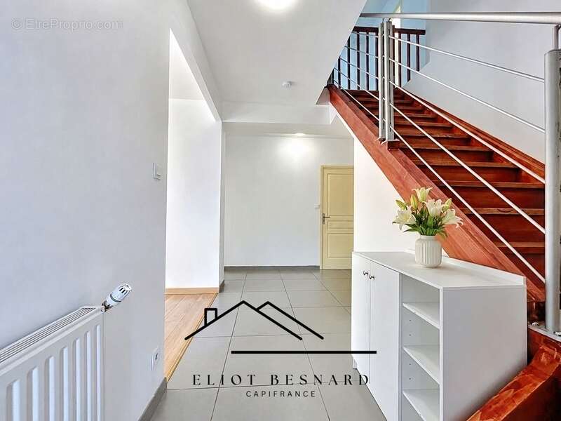 SITUÉE À CAGNY, belle maison familiale 200 m2, 6 chambres avec vie de plain-pied, au calme écoles et commerces à proximité - photo 2