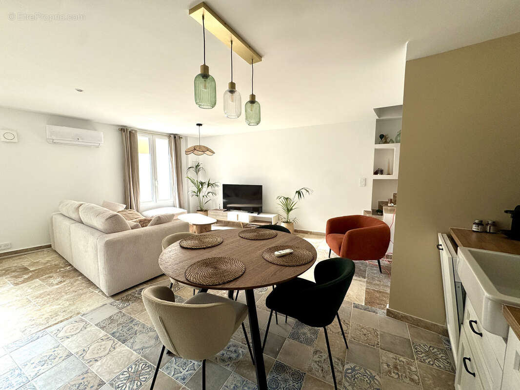 Maison à VILLES-SUR-AUZON