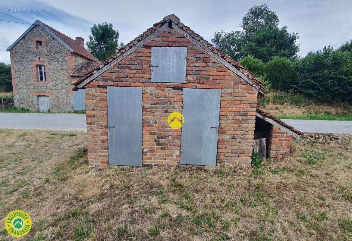 Maison à PEYRAT-LA-NONIERE