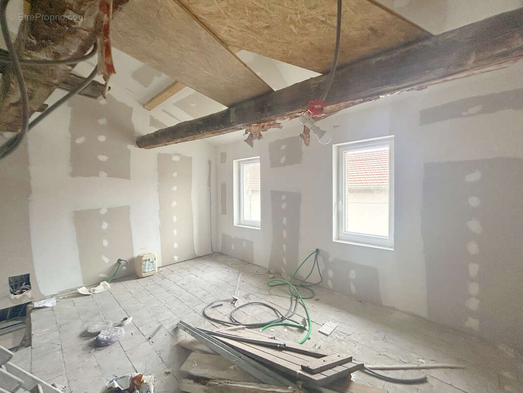 Appartement à LARAGNE-MONTEGLIN