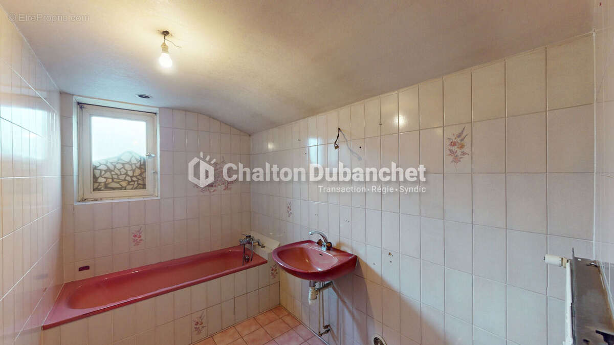 Maison à SAINT-JEAN-LA-BUSSIERE