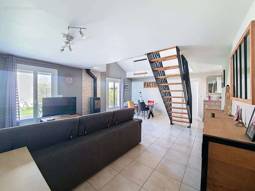 Maison à SAINT-SYMPHORIEN-D'OZON