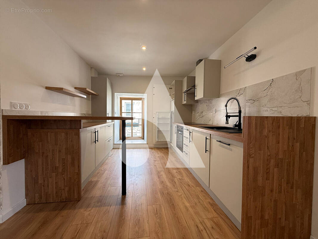 Appartement à JUGON-LES-LACS