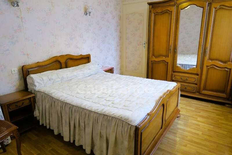 Maison à LA CHAPELLE-VICOMTESSE