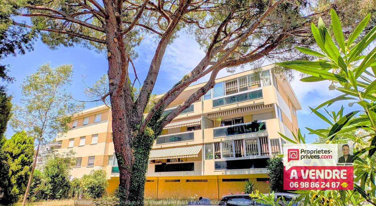 Beau 2 pieces 45 m² avec cave et parking - centre ville au calme - photo 3