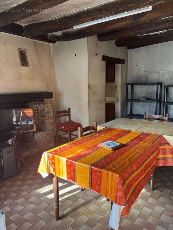 Maison à HOMMES