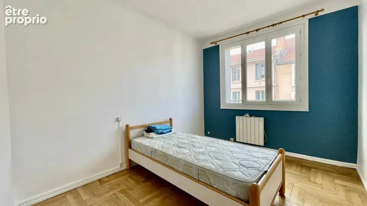 T3 traversant de 55 m2 / Étage élevé, balcon et cave / Lyon 7? - photo 2
