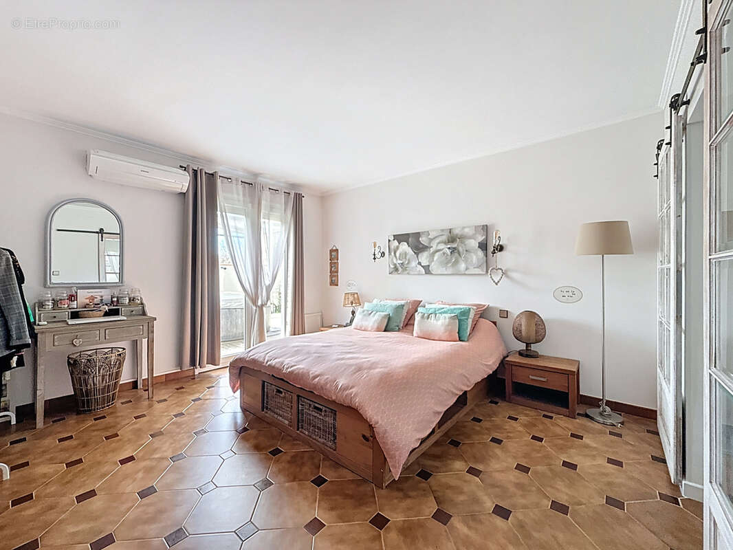 Maison à VILLENEUVE-DE-LA-RAHO