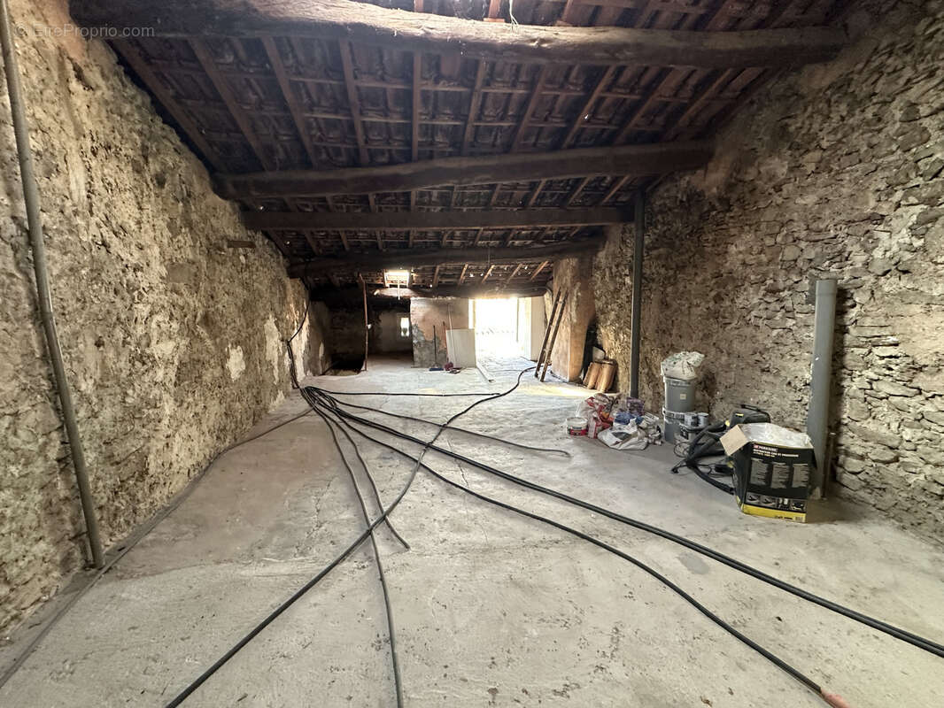 Maison à SOLLIES-TOUCAS