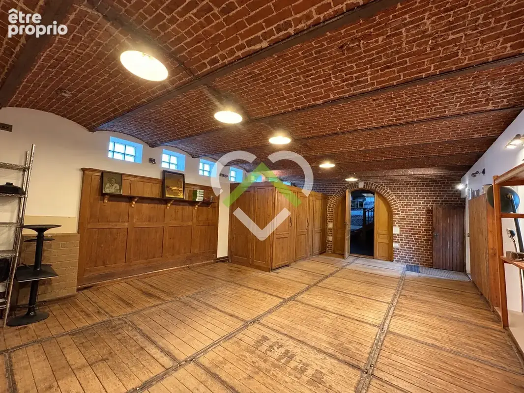 WASQUEHAL HYPER-CENTRE - Ancien corps de ferme rénové d'environ 400m2 avec superbe cour intérieure ! - photo 7