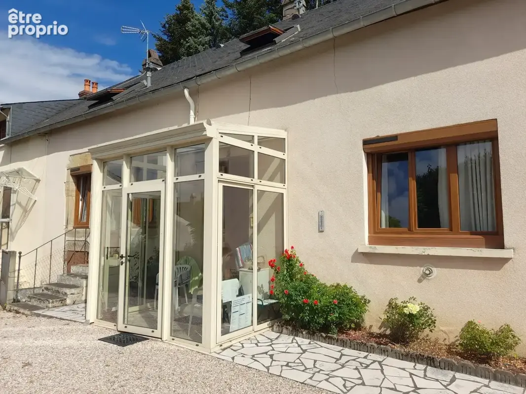 Maison à Cussy en Morvan  de 136 m2 - 8 pièces - diverses dépendances - terrain 1182 m2 - photo 4