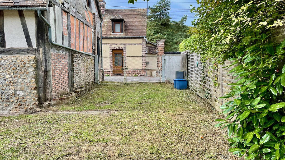 Maison à LA FERRIERE-SUR-RISLE