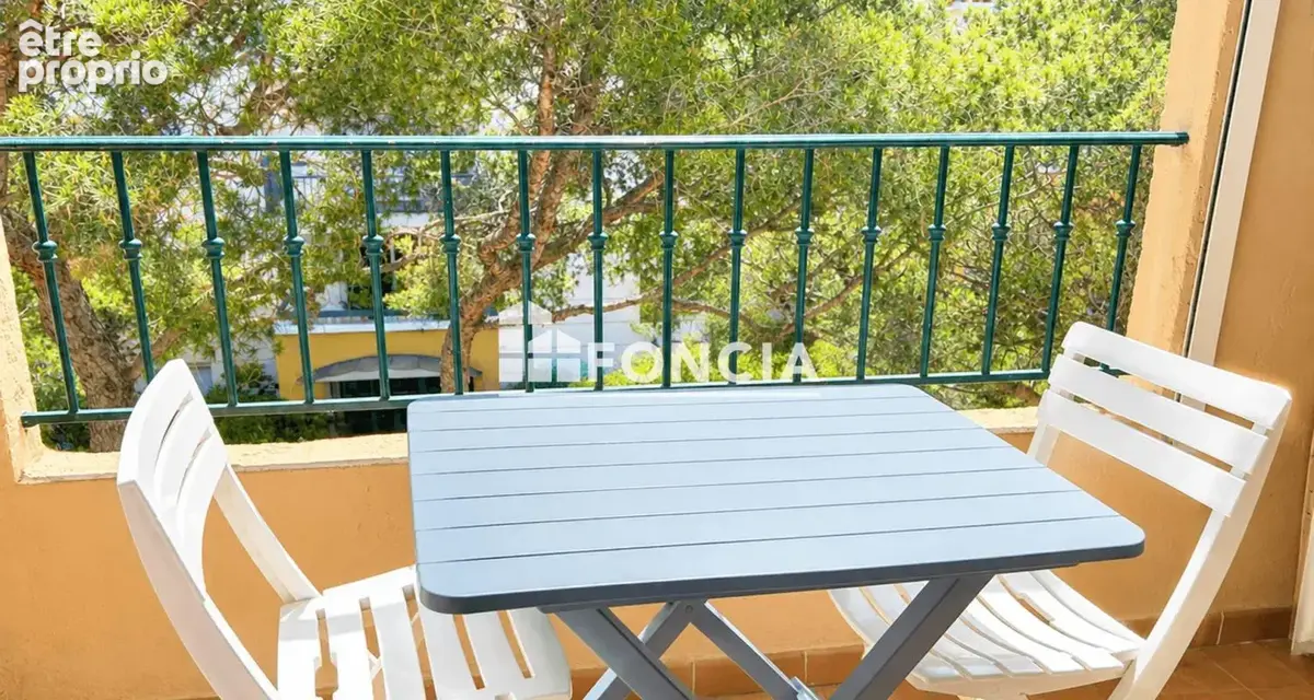 Saint aygulf, a proximite directe du centre-ville et des plages, appartement 2 pieces - photo 2