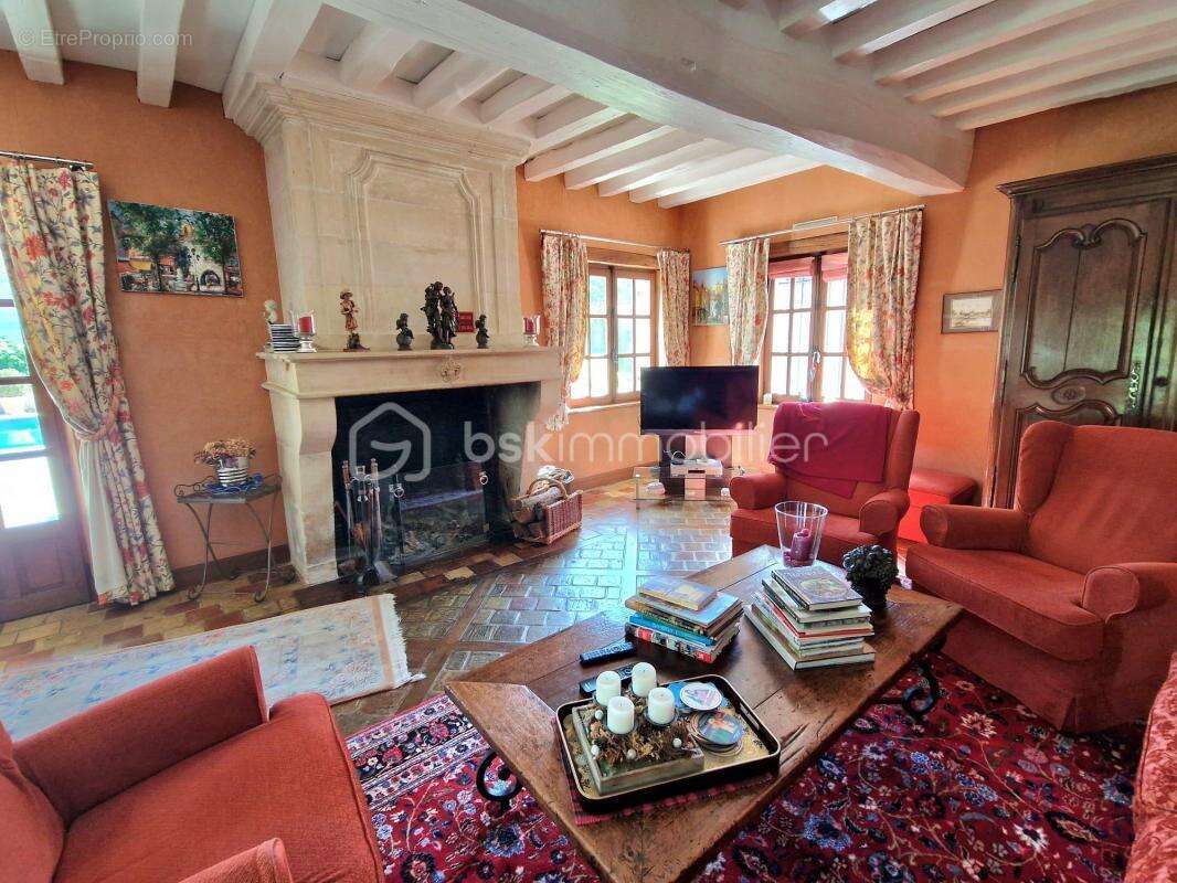 Maison à HOUDAN