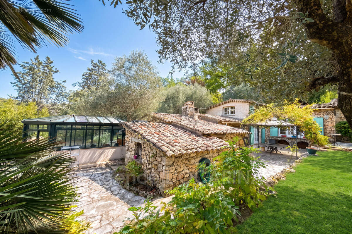Maison 6 pièces 270 m² à vendre à Opio (06650) - photo 2