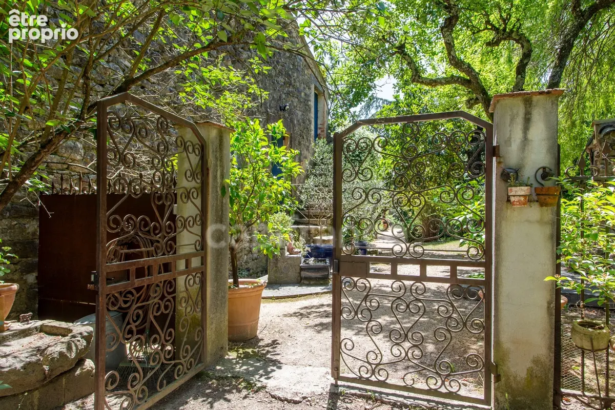 Mas à vendre 15 pièces  523 m2 avec Gîte 14 pers.SAINT SEBASTIEN D'AIGREFEUILLE (30) Terrain + de 7 ha boisé - photo 4