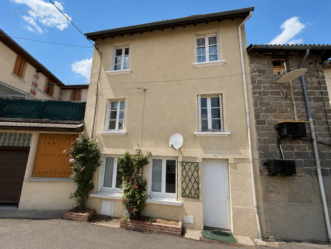 Maison à SAINT-REMY-SUR-DUROLLE