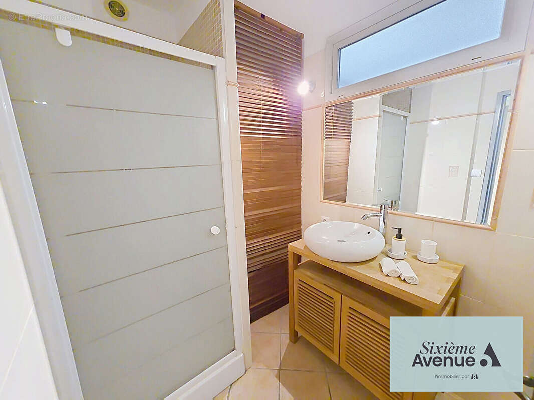 Appartement à SIX-FOURS-LES-PLAGES