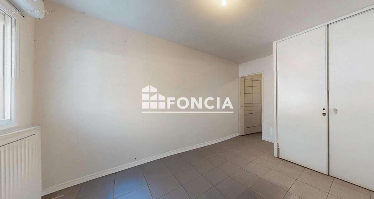 Appartement à SAINT-LAURENT-DE-LA-SALANQUE