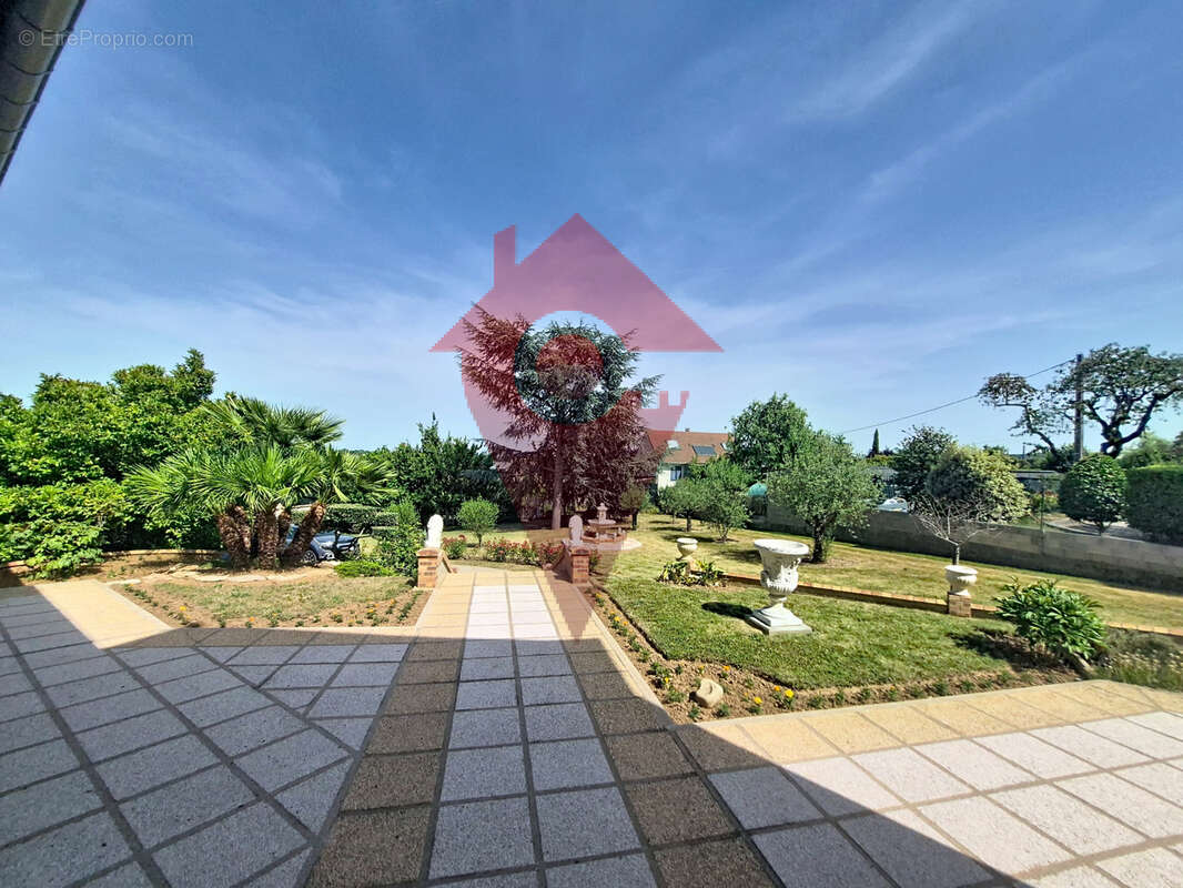 La ville-du-bois - propriété familiale de caractère - dpe c - terrain 2 460 m2 - environ 181 m2 habitables - photo 19