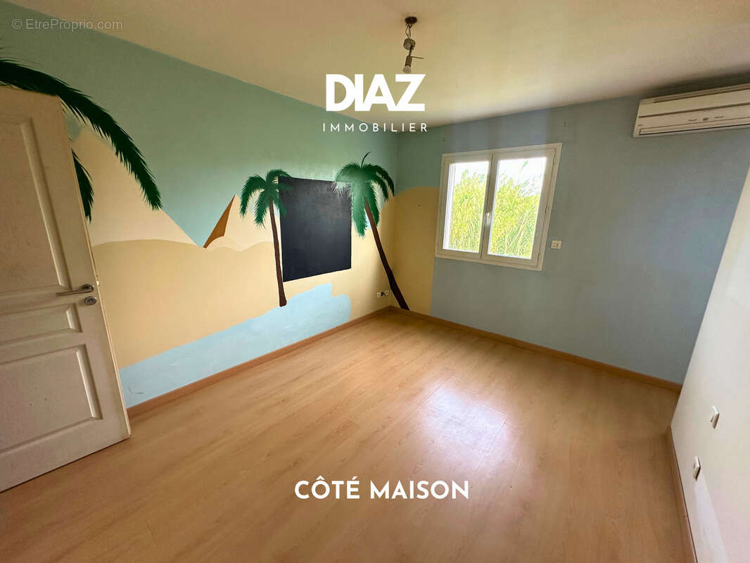 Maison à MONTBAZIN