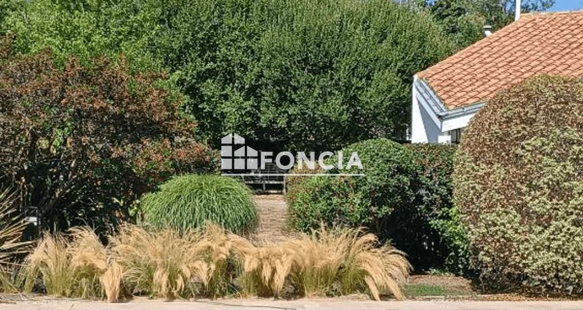 Et si votre prochaine adresse était bien plus qu'une maison à 5 mn du centre ville de Challans - photo 3