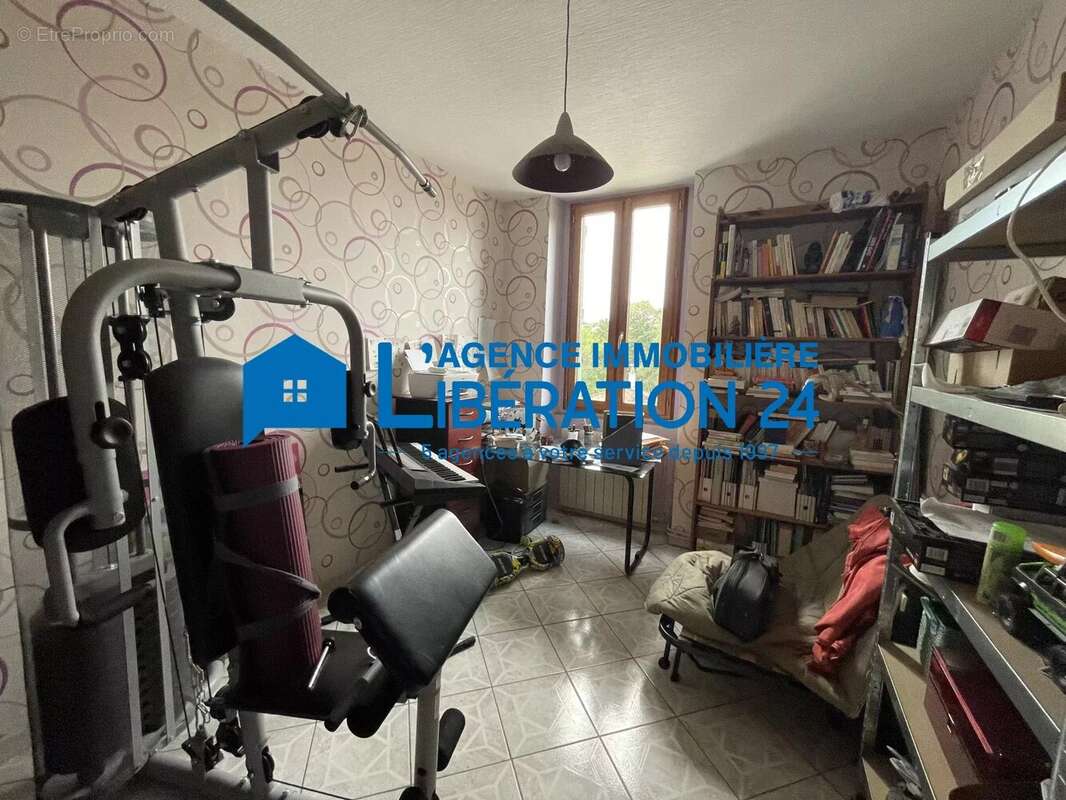 Maison à LE CHAMBON-FEUGEROLLES