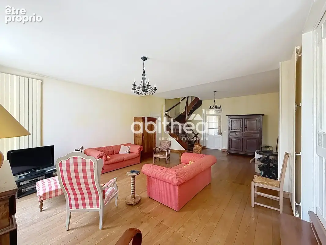 Ruffec Townhouse 178 m2 3 bedrooms - photo 12