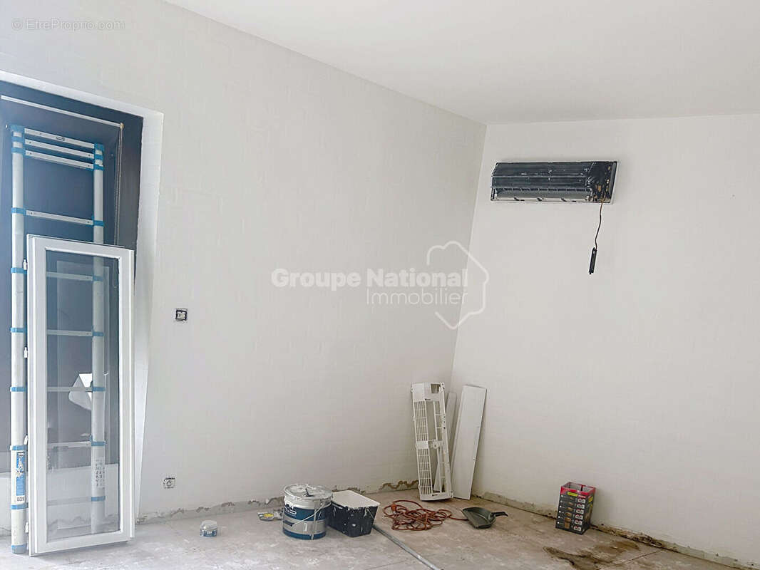 Maison à JONQUIERES-SAINT-VINCENT