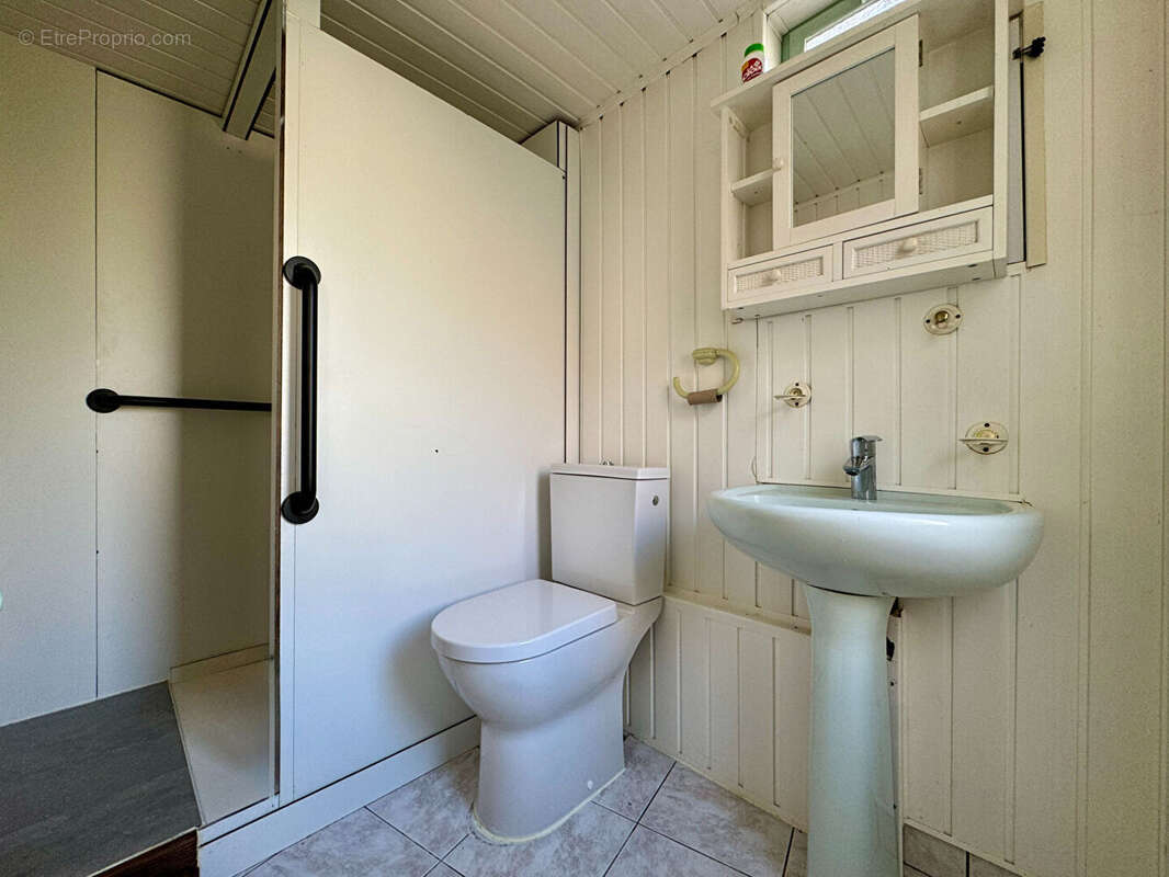 Maison Lozinghem 3 chambres à rafraîchir avec jardin + accès arrière avec garage et  6 places de parkings - photo 6