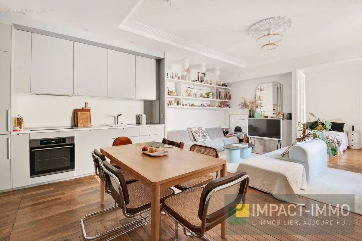 Appartement à COURBEVOIE