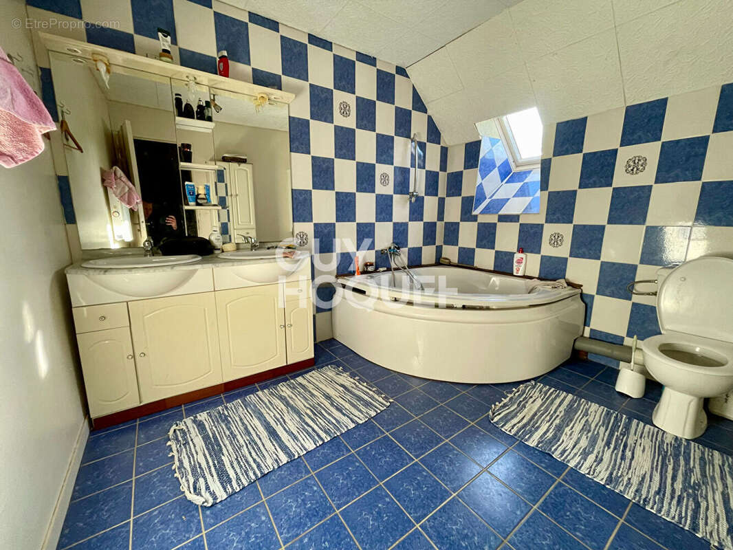 Maison à BAGUER-MORVAN