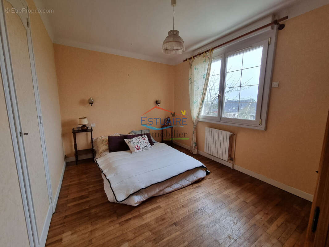 Maison à SAINT-ETIENNE-DE-MONTLUC