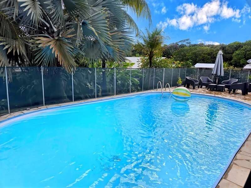 Maison à REMIRE-MONTJOLY