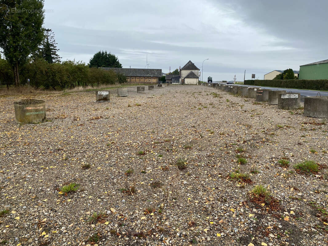 Commerce à FLAMETS-FRETILS