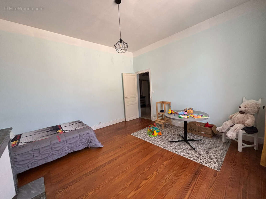 Maison de Maître avec dépendances, parc & piscine - photo 10