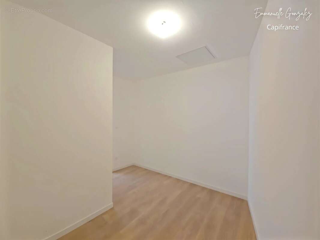 Maison de caractère entièrement rénovée 200m² avec 5 chambres ROUJAN (34) - photo 10