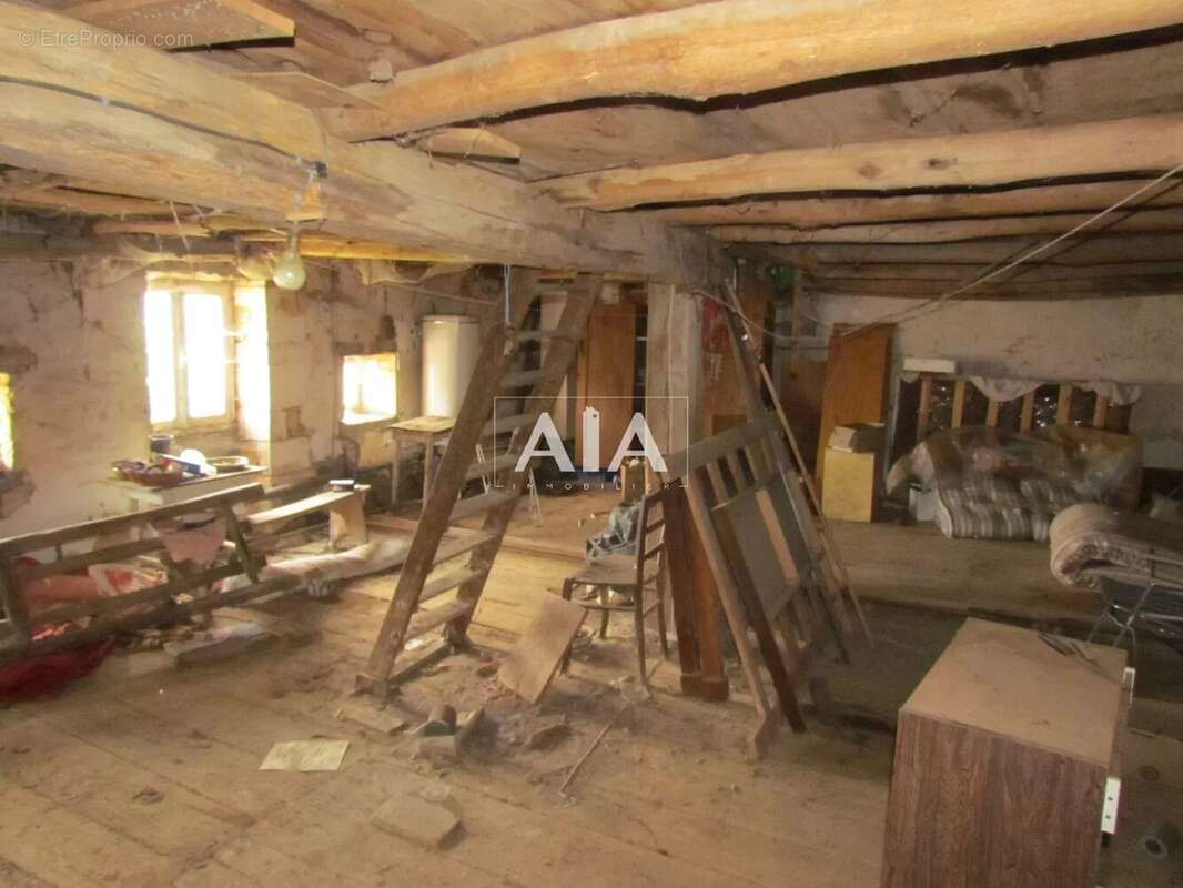 Maison à NANTEUIL-EN-VALLEE