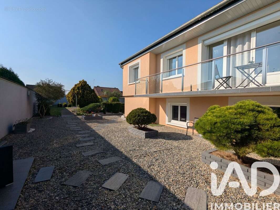 Photo 2 - Maison à BRIENON-SUR-ARMANCON