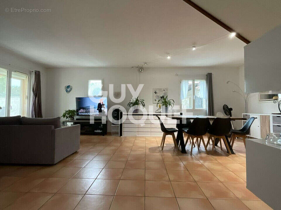 Maison à L&#039;ISLE-SUR-LA-SORGUE