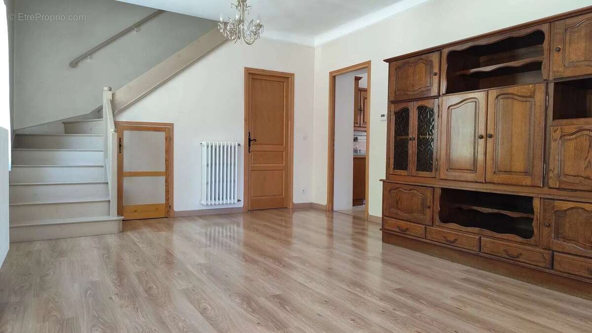Maison 5 pièces  98 m² - garage - photo 5