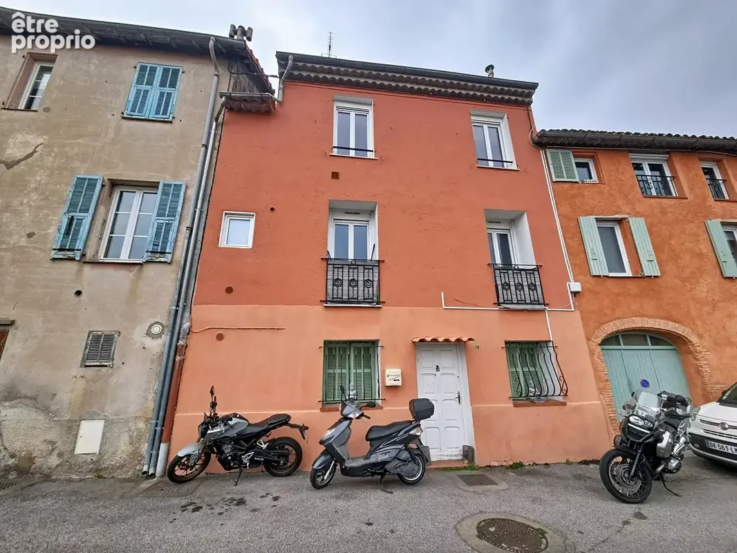 Immeuble en monopropriété de 3 appartements - Saint Laurent Du Var - photo 1