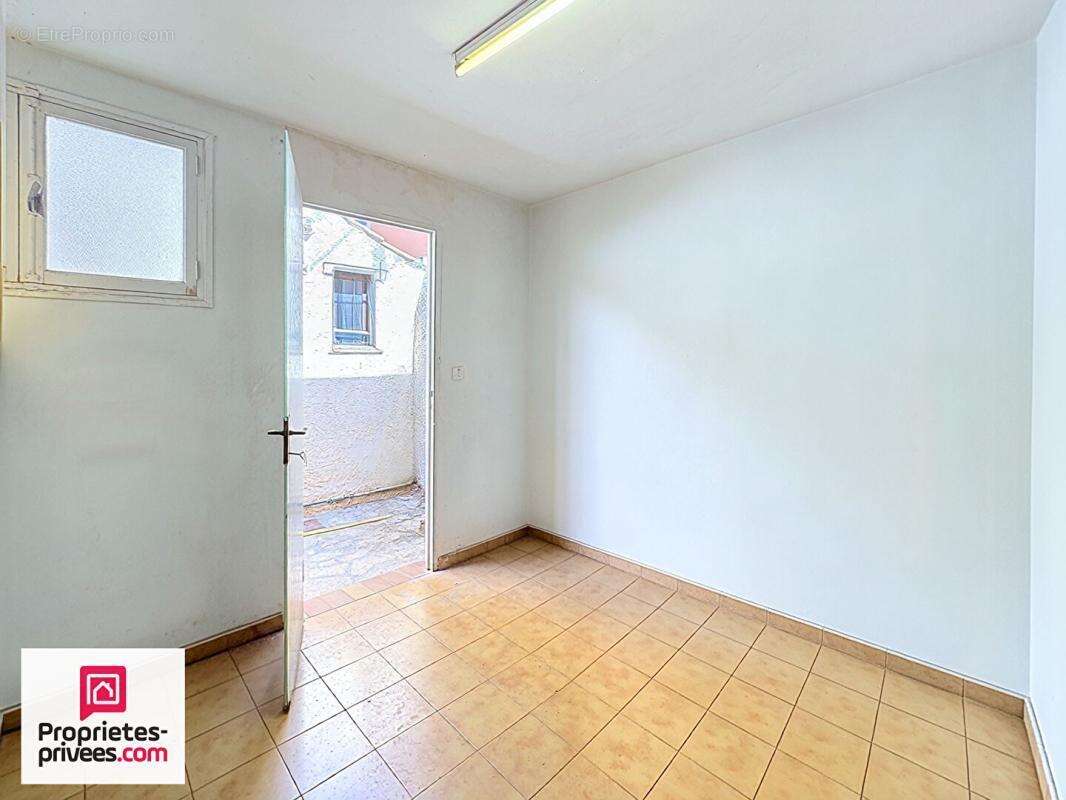Pointe rouge Villa T4 + T2 + Garage sur 347 m² de terrain - photo 17