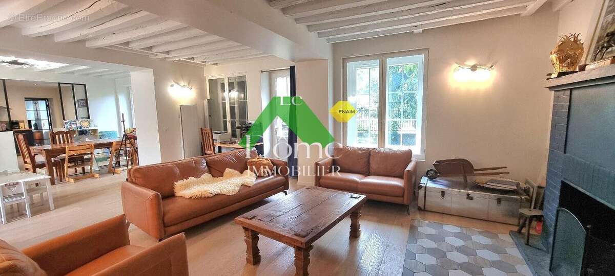 Maison 265 m² à Nesles-La-Vallee  - photo 3