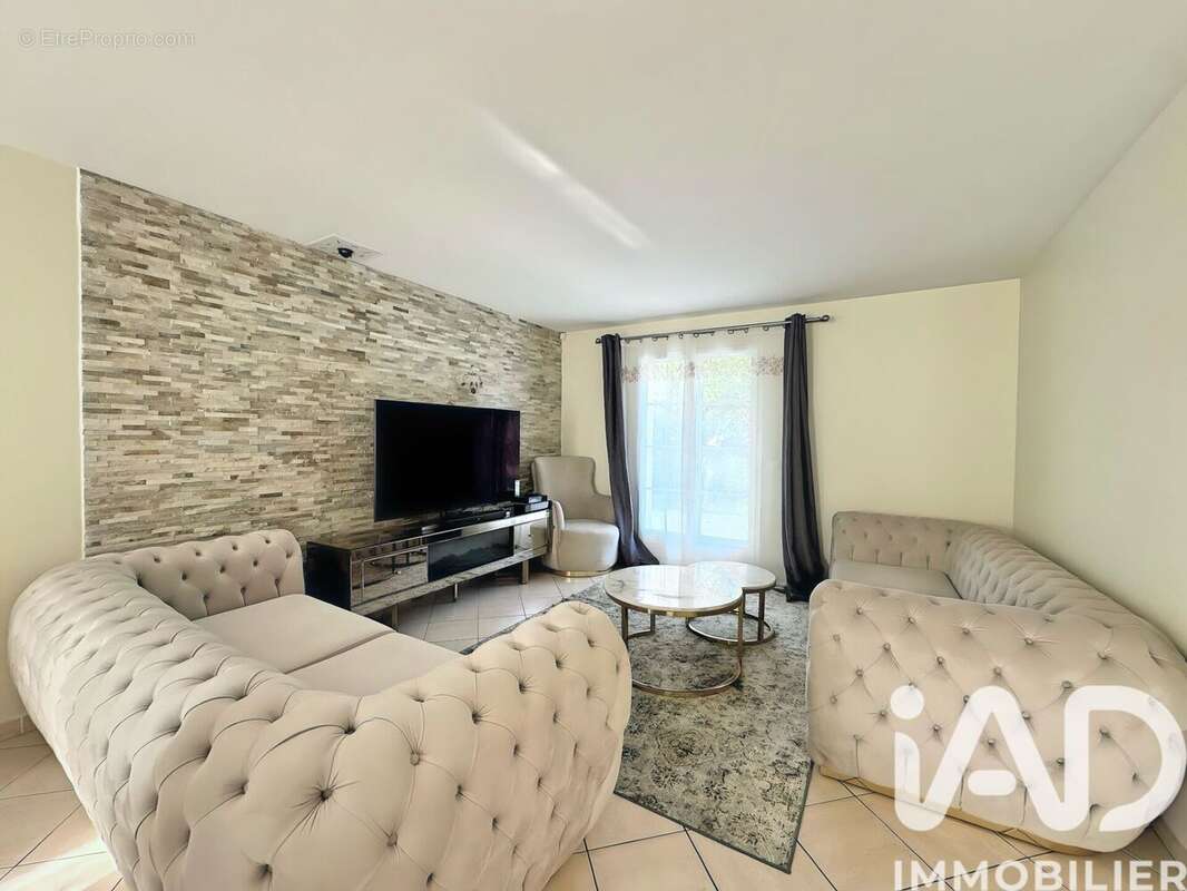 Maison 144 m² à Puiselet-Le-Marais  - photo 2