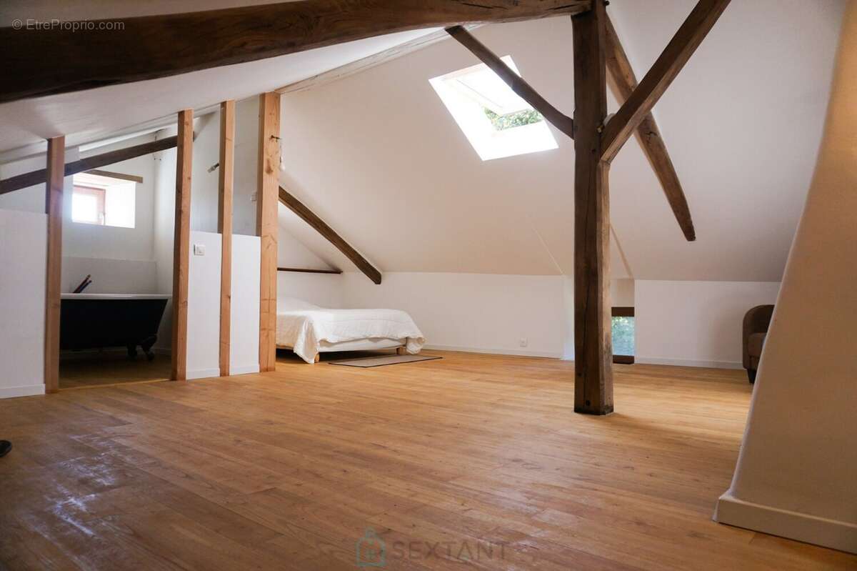 Maison à THIVIERS