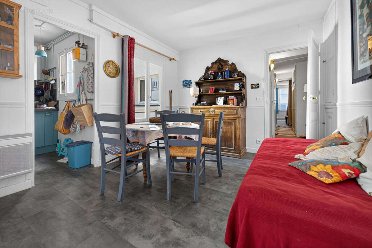 Appartement à PARIS-10E